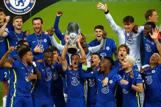 姚明父母现场助阵 苏州肯帝亚赢下关键卡位战