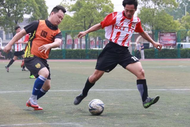 广东3人被罚下不敌江苏 林崴22+7同曦胜四川