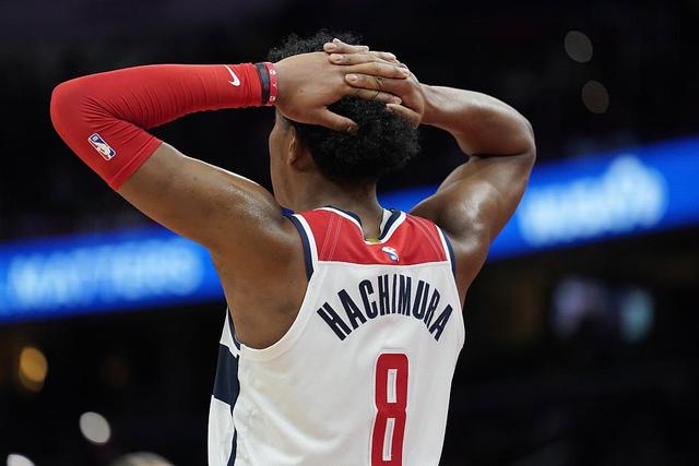 弗格34+10付豪18分 辽宁再胜新疆总比分2-0